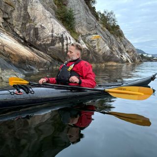 Když vás táhne chuť objevovat. 🌍 ~ Norsko, kajak Vzpomínky na slunce a vodu si nosíme v srdci, ale naše toulavé boty a...